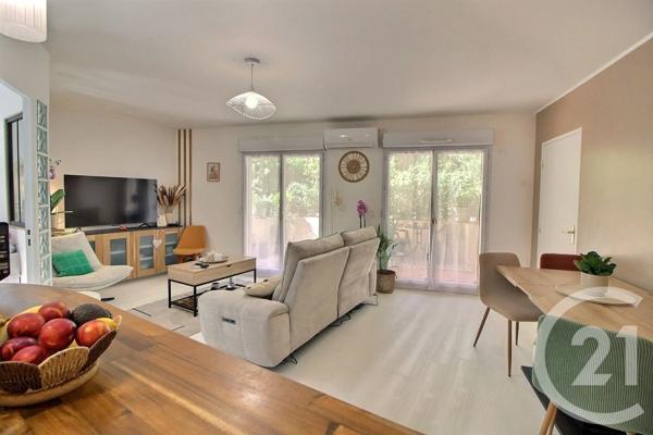 Appartement à vendre  3 pièces - 62 m 2   GRASSE  - 06