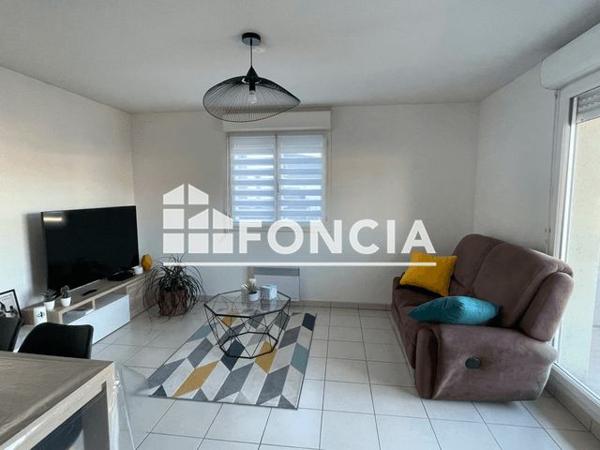 Location Appartement 3 pièces 51.95 m² - 21 AVENUE DES NATIONS Onet Le Chateau 12850