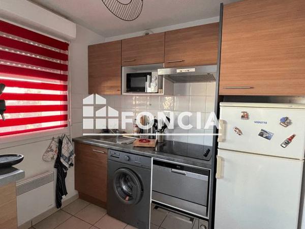 Location Appartement 3 pièces 51.95 m² - 21 AVENUE DES NATIONS Onet Le Chateau 12850