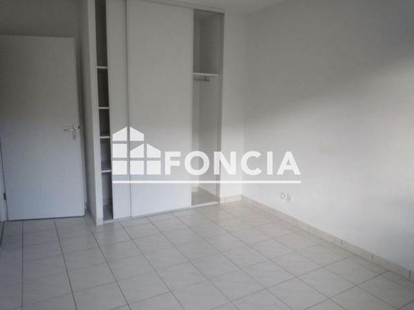 Location Appartement 3 pièces 51.95 m² - 21 AVENUE DES NATIONS Onet Le Chateau 12850