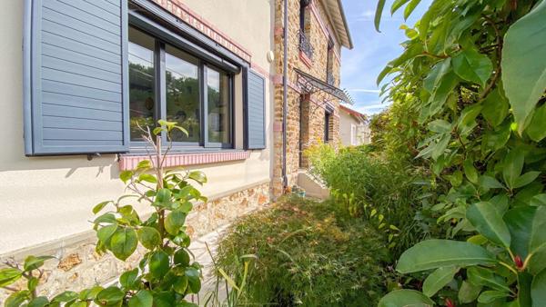 QUAND LE MODERNE ET L'ANCIEN RACONTENT UNE HISTOIRE