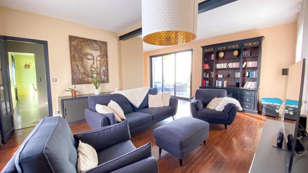 QUAND LE MODERNE ET L'ANCIEN RACONTENT UNE HISTOIRE