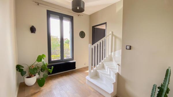 QUAND LE MODERNE ET L'ANCIEN RACONTENT UNE HISTOIRE