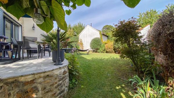 QUAND LE MODERNE ET L'ANCIEN RACONTENT UNE HISTOIRE