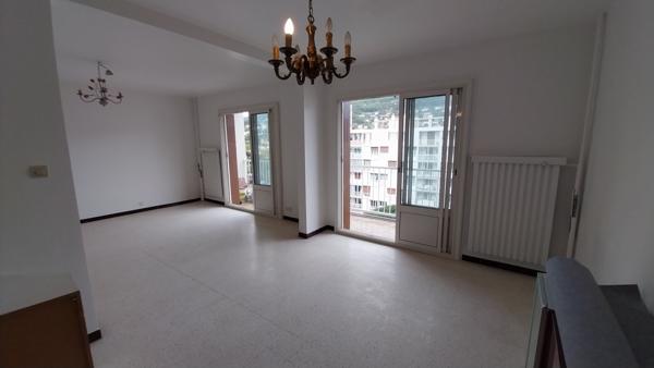 Appartement
                                                                                                                                                                                                                                                                                                                        4 pièce(s)                                                                                                                                                                                                          2 chambre(s)                                                                                                                                                                                                          76  m²