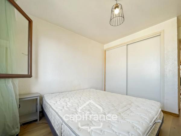 SAINT RAPHAEL opportunité à saisir :appartement meublé de  45 m2  fonctionnel 2ème étage sans ascenseur, place de parking attitrée et cave privative