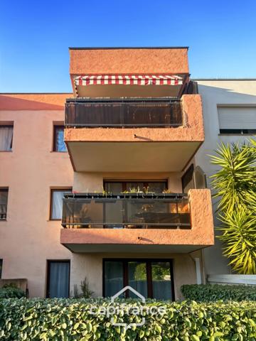 SAINT RAPHAEL opportunité à saisir :appartement meublé de  45 m2  fonctionnel 2ème étage sans ascenseur, place de parking attitrée et cave privative