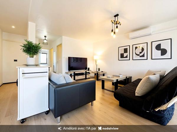 SAINT RAPHAEL opportunité à saisir :appartement meublé de  45 m2  fonctionnel 2ème étage sans ascenseur, place de parking attitrée et cave privative