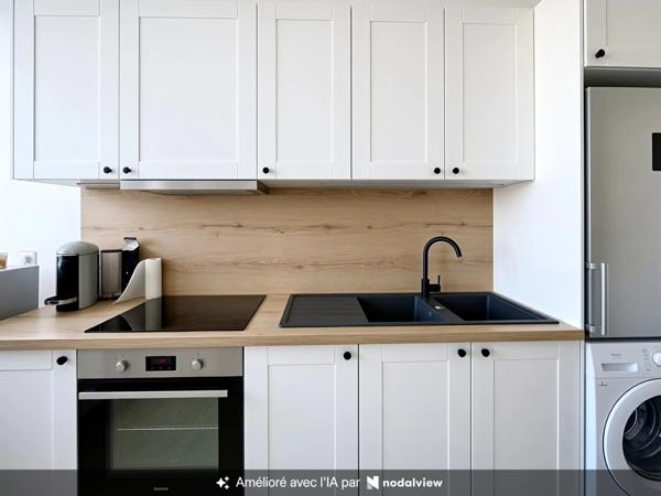 SAINT RAPHAEL opportunité à saisir :appartement meublé de  45 m2  fonctionnel 2ème étage sans ascenseur, place de parking attitrée et cave privative