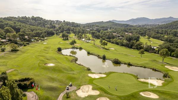 Exclusivité - Magnifique appartement de 4 pièces situé dans une résidence de standing sur le Golf à Mougins