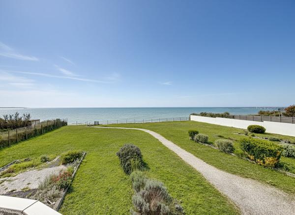 Châtelaillon-Plage Appartement T1 avec terrasse vue mer et parking