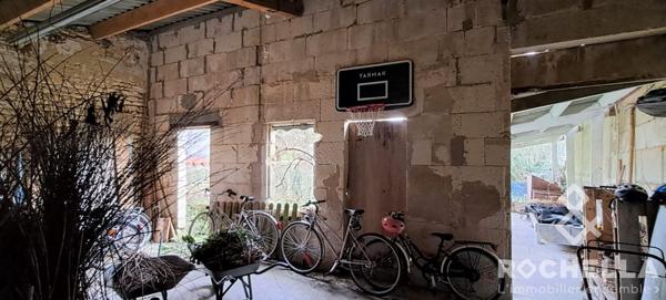 Maison 10 pièces dont 6 chambres avec dépendance