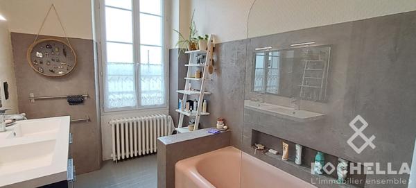 Maison 10 pièces dont 6 chambres avec dépendance