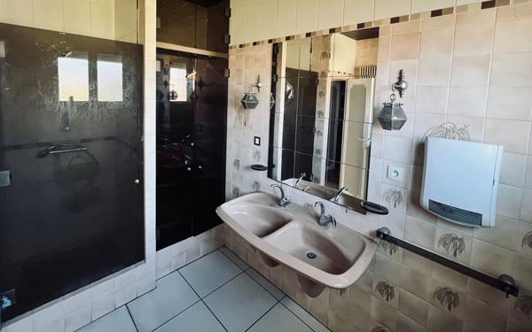 Maison à vendre    7 pièces •  Parentis-en-Born