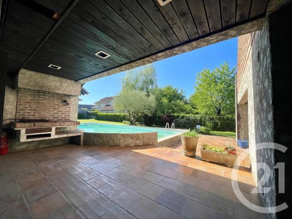 Maison à vendre  8 pièces - 249 m 2   TARBES  - 65