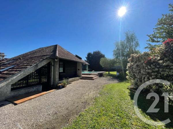 Maison à vendre  8 pièces - 249 m 2   TARBES  - 65