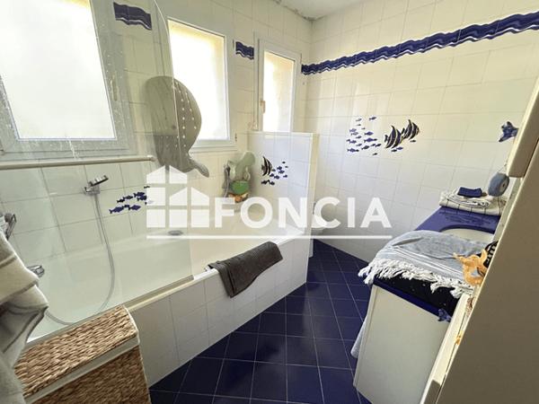 Location Appartement 3 pièces 80.89 m² - 1 BIS IMPASSE DES COLONIES Marseille 13008