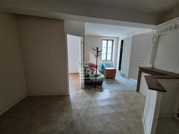 Immeuble Val Revermont  centre village TREFFORT