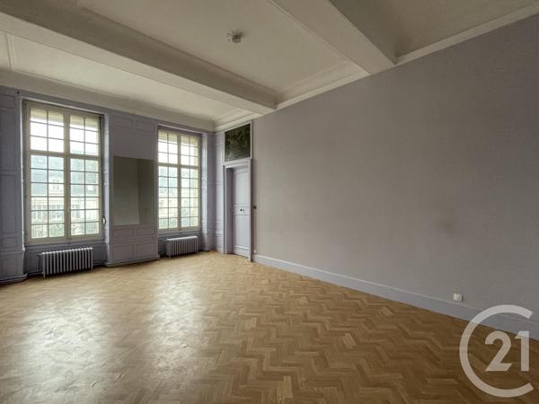 Appartement F4 à vendre  6 pièces - 158 m2 GUISE - 02