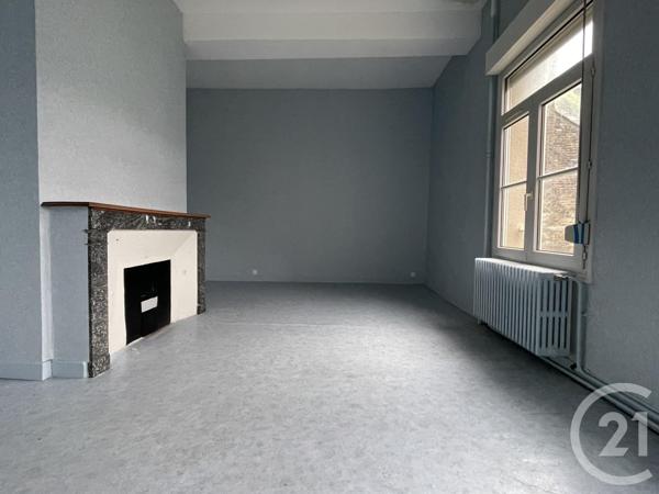 Appartement F4 à vendre  6 pièces - 158 m2 GUISE - 02