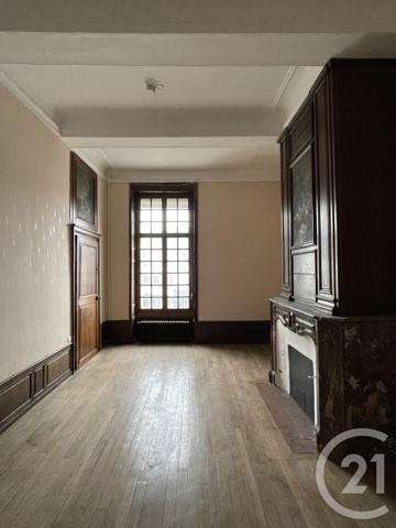 Appartement F4 à vendre  6 pièces - 158 m2 GUISE - 02