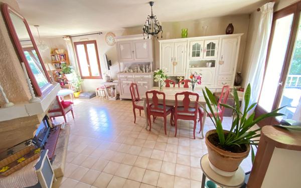 Maison à vendre    4 pièces •  Villemade