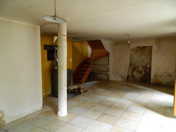 Maison 80M² avec dépendance sur grand terrain plat d'1Hectare