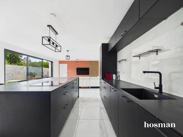 Belle maison de plain-pied avec 4 chambres avec jardin et piscine - En impasse, aux Sorinières