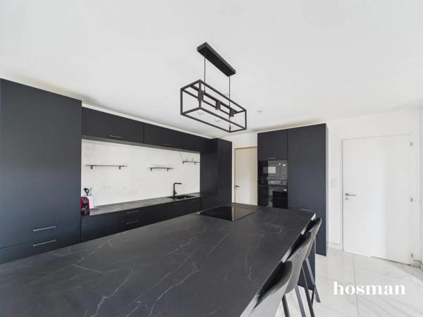Belle maison de plain-pied avec 4 chambres avec jardin et piscine - En impasse, aux Sorinières