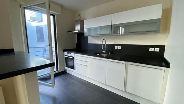 Paris (75020) Appartement 2 pièces 50M2 avec grand balcon