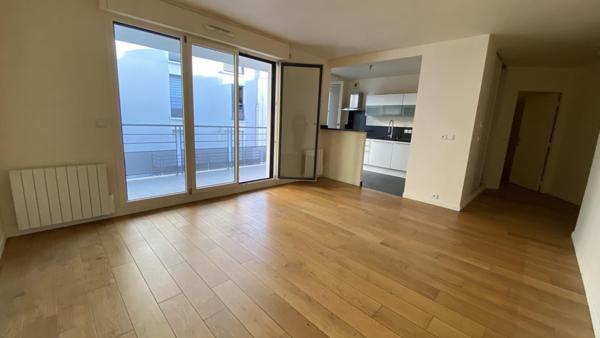 Paris (75020) Appartement 2 pièces 50M2 avec grand balcon