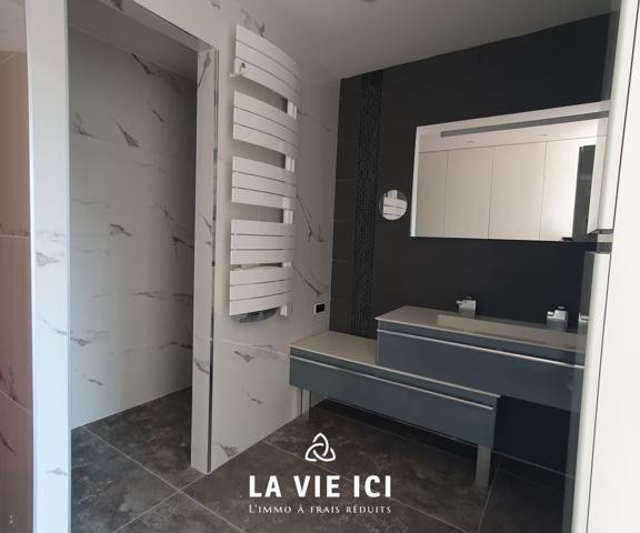 Maison 5 chambres avec piscine intérieure proche des plages