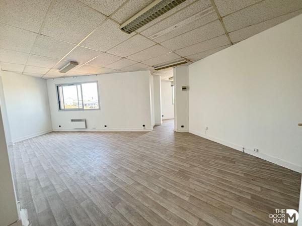 Bureau - À louer - 49 m² - COIGNIERES | The Door Man