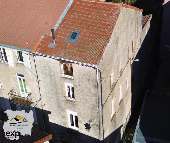 À Vendre : Maison de Bourg avec Terrain et Dépendances à Langogne