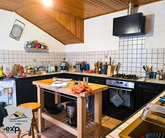 À Vendre : Maison de Bourg avec Terrain et Dépendances à Langogne
