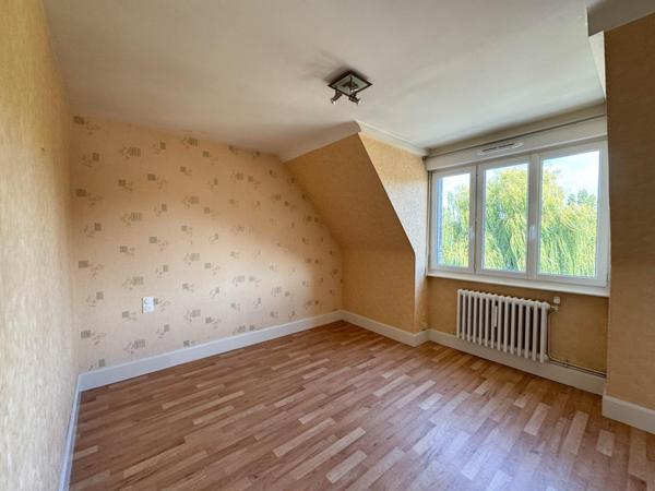 Appartement lumineux avec potentiel, proche centre