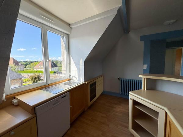 Appartement lumineux avec potentiel, proche centre