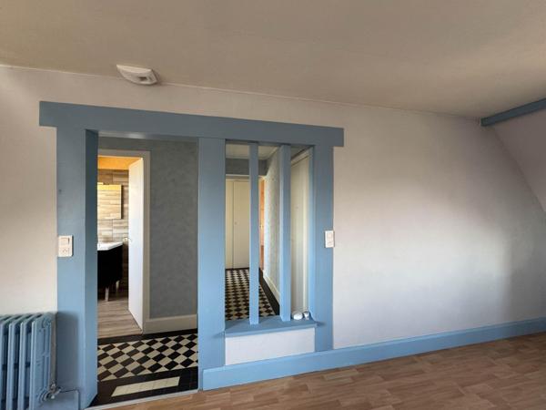 Appartement lumineux avec potentiel, proche centre