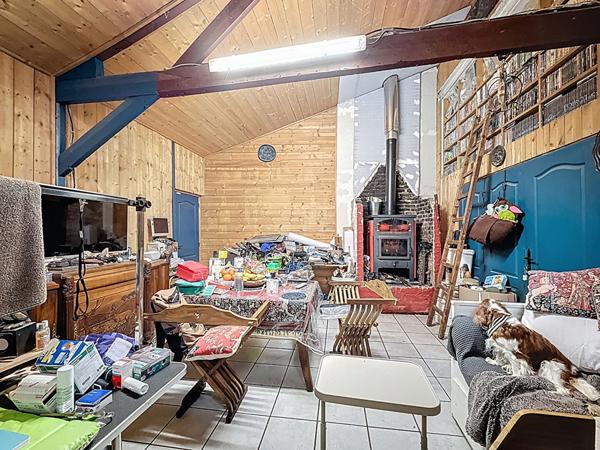 MONTREUIL, QUARTIER SOLIDARITE- CARNOT PROCHE DES CENTRES-VILLES DE MONTREUIL ET DE VINCENNES, BIEN ATYPIQUE AVEC ATELIERS ET APPARTEMENT