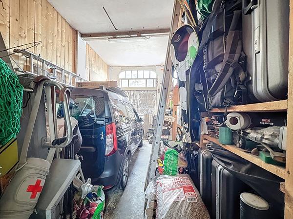 MONTREUIL, QUARTIER SOLIDARITE- CARNOT PROCHE DES CENTRES-VILLES DE MONTREUIL ET DE VINCENNES, BIEN ATYPIQUE AVEC ATELIERS ET APPARTEMENT