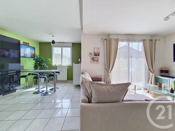 Appartement F3 à vendre  3 pièces - 67,30 m 2   PONT DE CHERUY  - 38