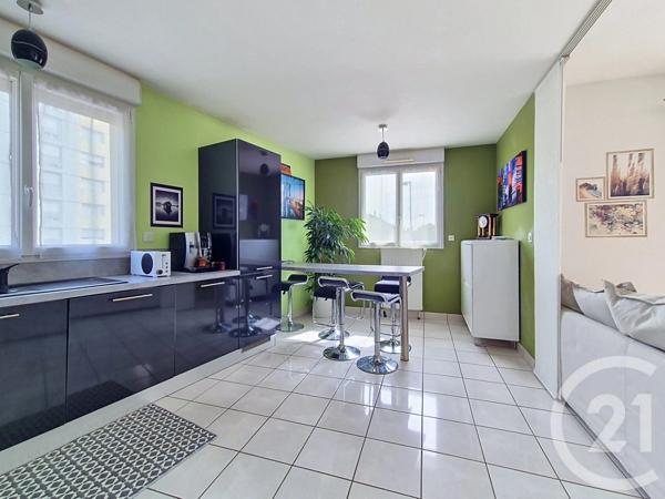 Appartement F3 à vendre  3 pièces - 67,30 m 2   PONT DE CHERUY  - 38