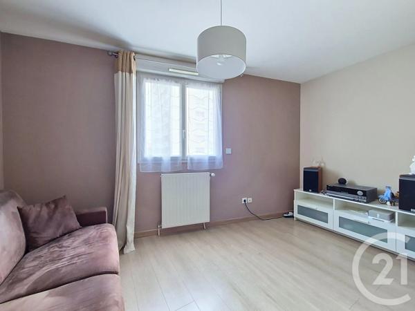 Appartement F3 à vendre  3 pièces - 67,30 m 2   PONT DE CHERUY  - 38
