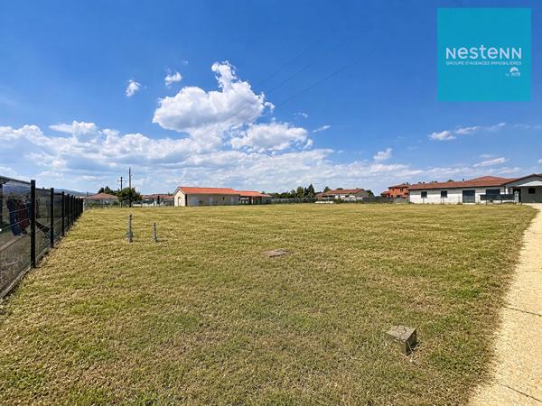 Ste Agathe La Bouteresse - 2 parcelles d'environ 760 m² chacune - 39 000 euros l'une