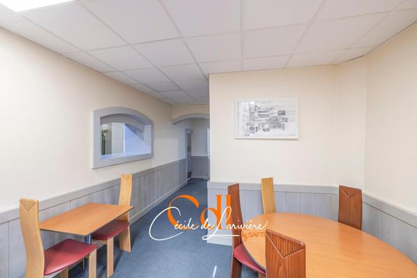 Vaste local commercial en plein coeur de Landivisiau !