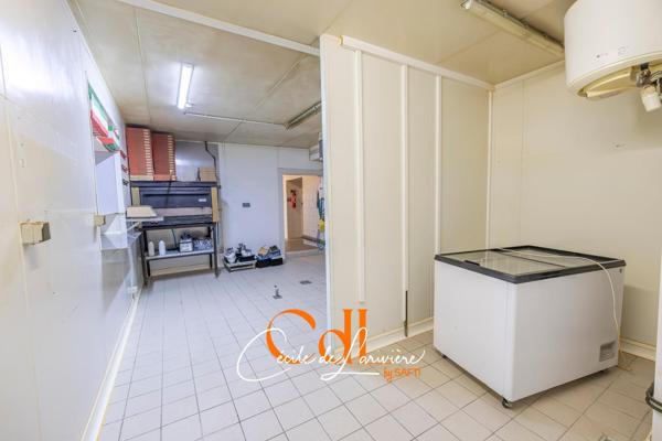 Vaste local commercial en plein coeur de Landivisiau !