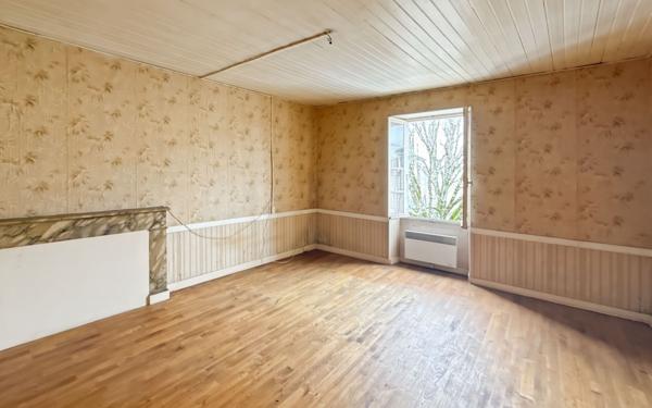 Maison à vendre    4 pièces •  Champagnac-de-Belair