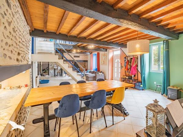 Maison à vendre 260 300 € Labastide-Monréjeau 6 p 215 m² DPE D