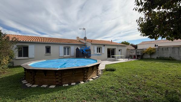DOMPIERRE SUR MER MAISON DE PLAIN PIED 5 CHAMBRES JARDIN PISCINE ET GARAGE  Dompierre sur mer