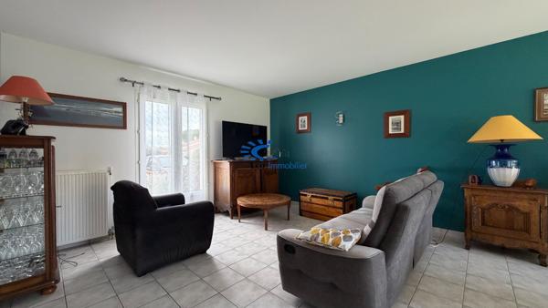 DOMPIERRE SUR MER MAISON DE PLAIN PIED 5 CHAMBRES JARDIN PISCINE ET GARAGE  Dompierre sur mer